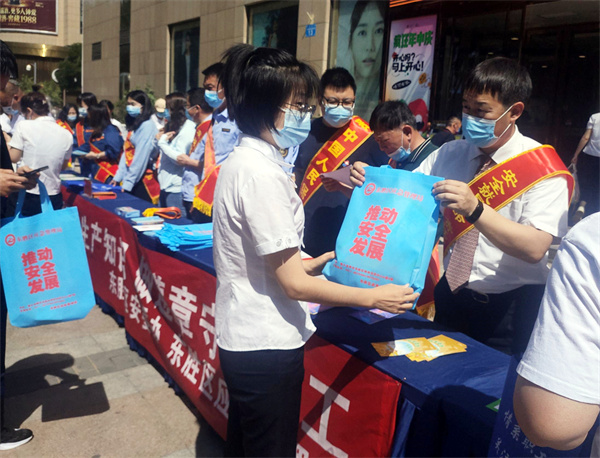 PG电子·仿照器(试玩游戏)官方网站